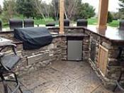 Outdoor Kitchen and Bar Entertaining